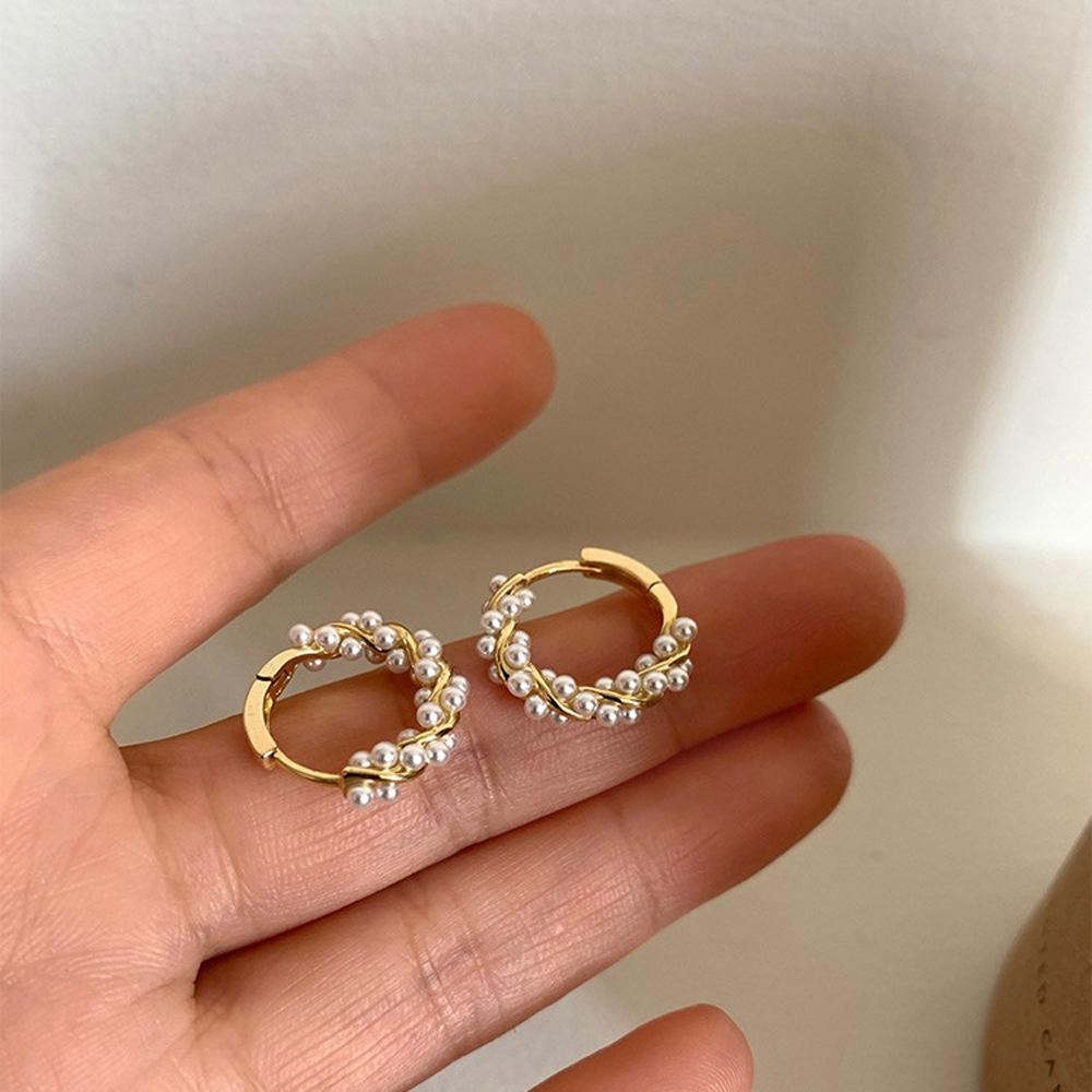 Neue Mode Koreanische Einfache Temperament Kreis Perle Kleine Vielseitige Creolen für Damen Party Bankett Hochzeit Schmuck Geschenke