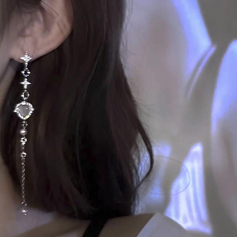 

1Pair Light Luxury Heart Tassel Earrings Exquisite Earrings Party Jewelry Gifts