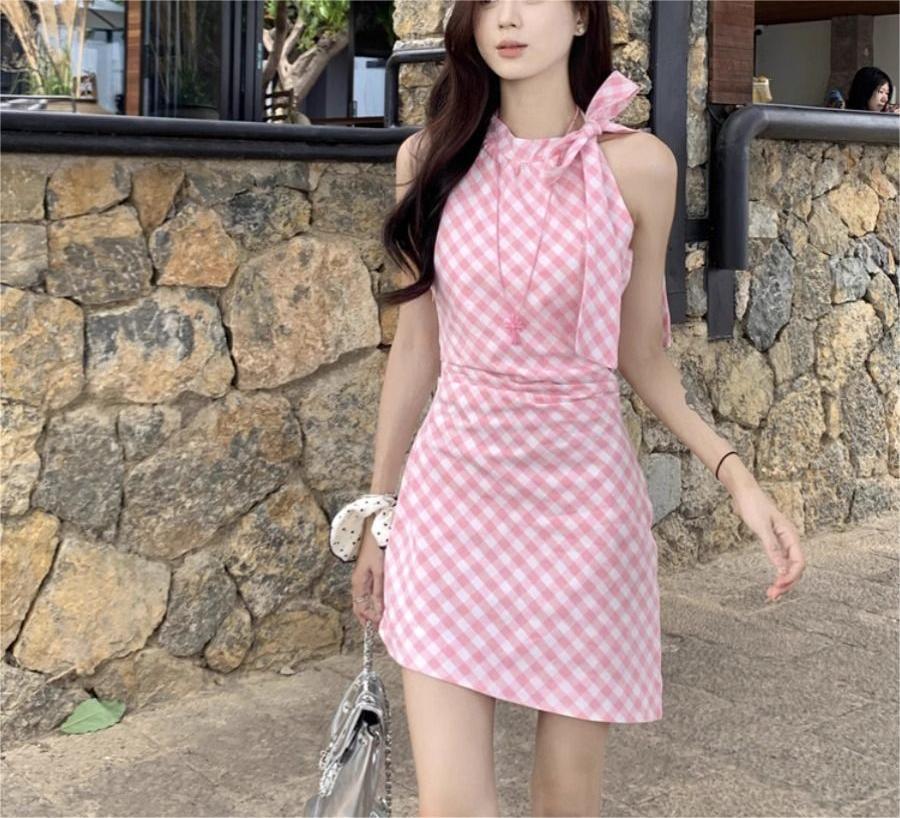 Pink off-the-shoulder sleeveless neck plaid dress for girls, summer 2026, new bow French hip-wrapped skirt