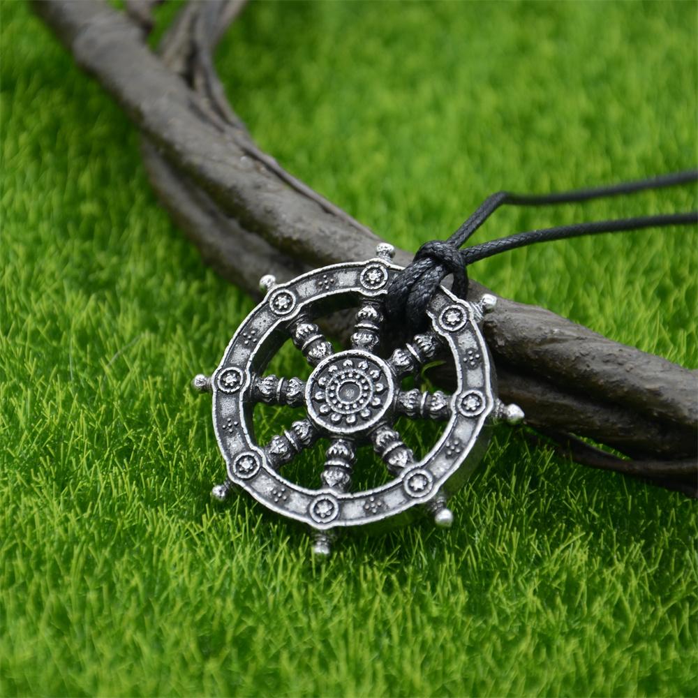Roue de la Vie Nostalgique Samsara Talisman Bouddhiste et Amulette Pendentif Vintage Collier Bouddha Dharma Bijoux Indiens Religieux Antique Silver Pla