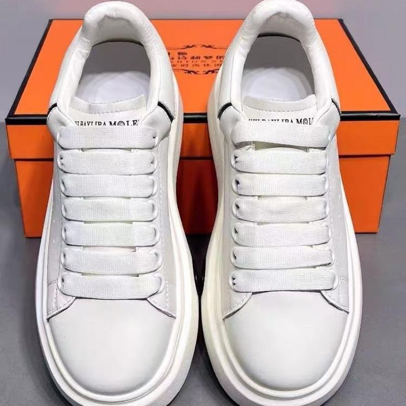 Studentenmode vielseitige Plateau weiße Schuhe Damen Herbst neu kleine Höhenerhöhung Sport und Freizeit Board Schuhe
