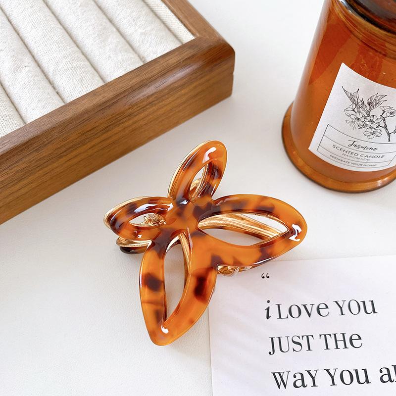 Sweet Butterfly Hollow Hair Claws for Women Girls Elegant Hairpins Shark Clips Acetate Metal Barrettes Fashion Hair Accessories