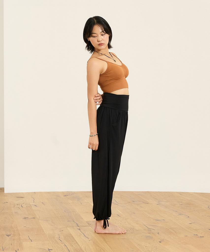 Seutoliyoga Adō Slit Pants