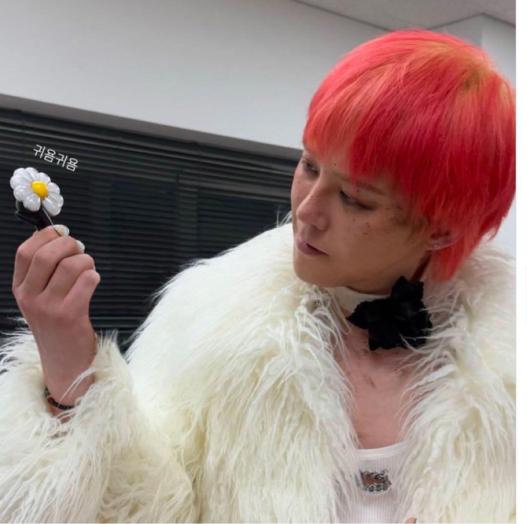 

[Б/У] G-DRAGON Ubermensch Mini Light Keyring Exhibition Jiyoung Official
