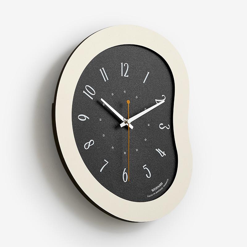 European Aesthetic Clock Wall Modern Art Creative Design Living Room Interior Wall Watch Simple Light Luxury Wanduhr Decor