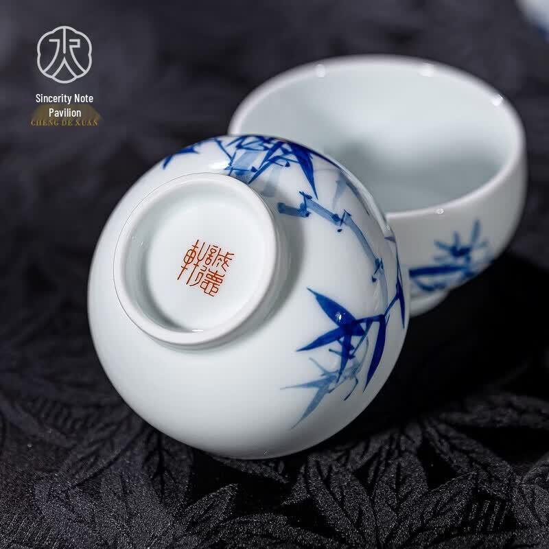 Jingdezhen Hand-Painted Blue and White Ceramic Master Tea Cup