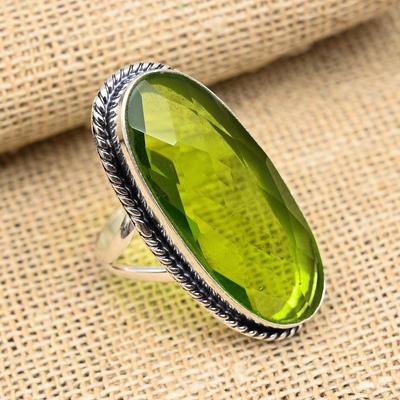 Wundervoller Peridot-Edelstein, handgefertigter Ring aus 925er-Silber für Damen