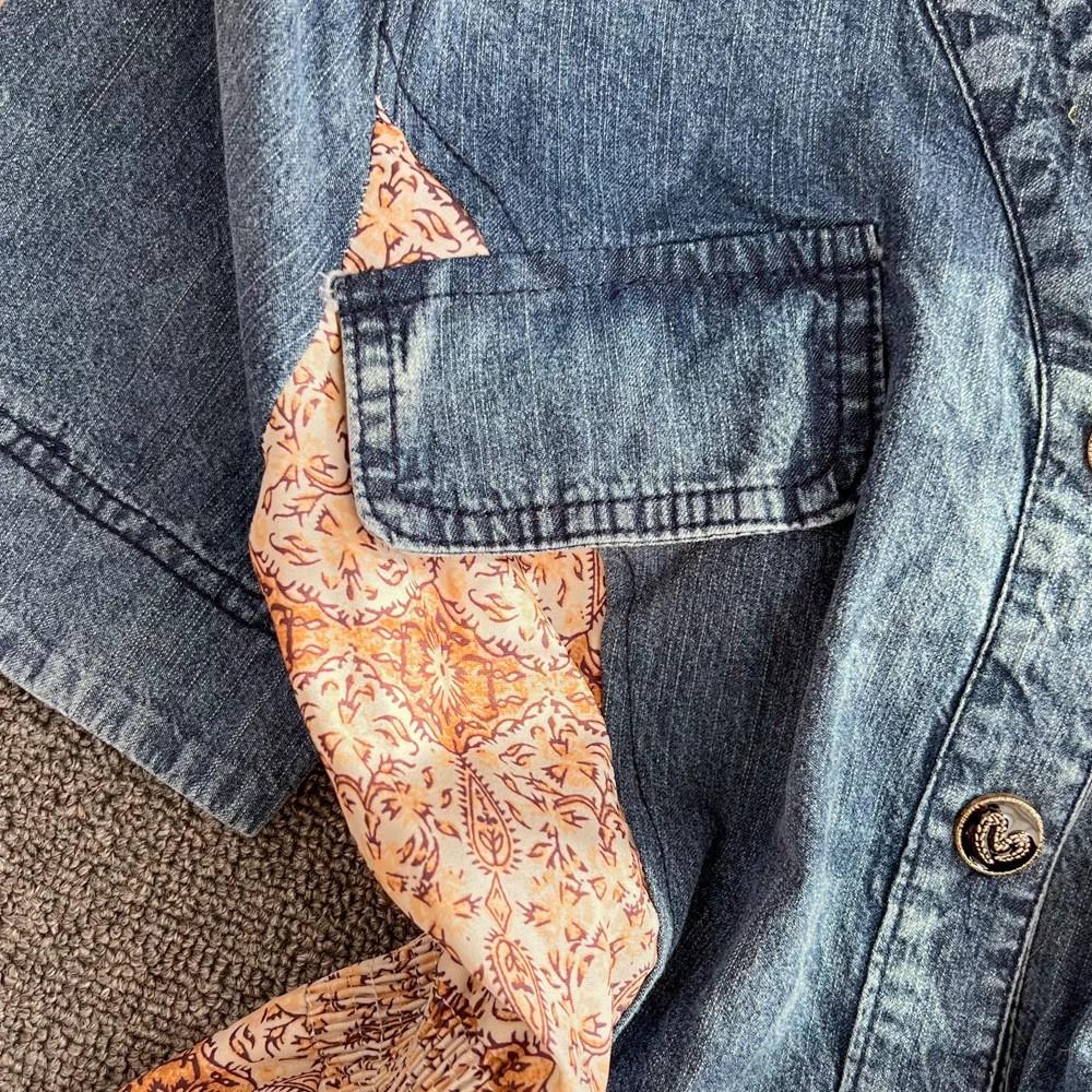 Nya sommarkvinnor tryck V-ringning enkelknäppt kortärmad broderi chiffong lapptäcksarbete mode elegant vardagsklänningar