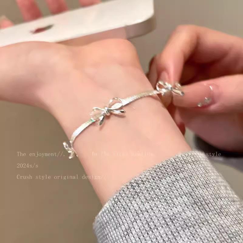 Elegant Silver Bow Choker Bracelet: Women's High-End Snake Bone Chain Jewelry