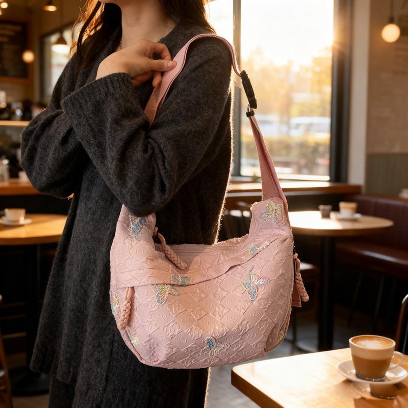 Washed anti-wrinkle messenger bag women's autumn and winter fashion single shoulder large capacity messenger class commuter dumpling bag
