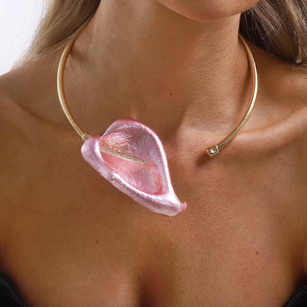 N11111 colored poplar leaf three-dimensional metal wind collar, light luxury retro niche high-end necklace for women