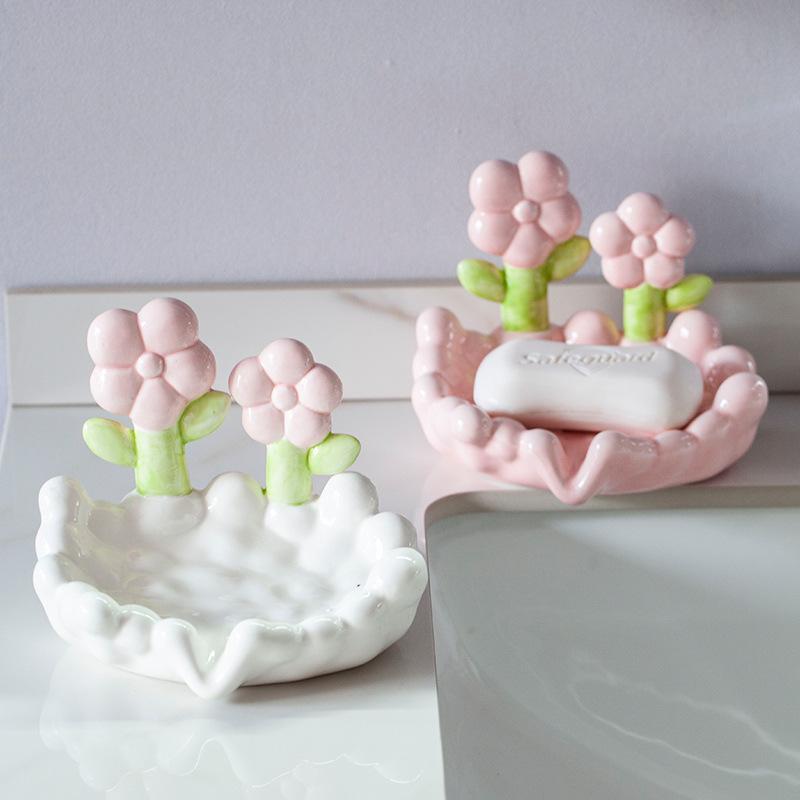 Tulip Ceramic Soap Dish with Drain Non-Slip Floral Soap Holder Creative Storage Rack for Bathroom Sink Decorative Home Accessory