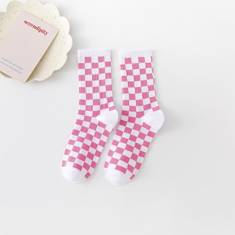 Trendy Plaid Mid-Calf Socks for Men & Women: Fashionable College Style Sporty Couples' Socks
