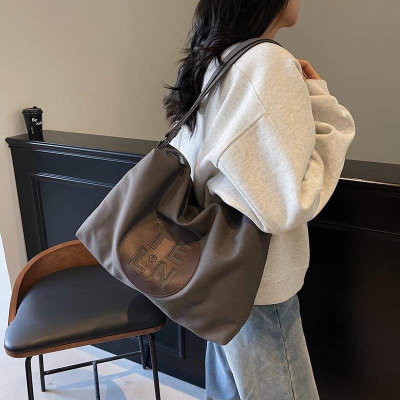 Large-capacity Canvas Bag Women's New Versatile Literary Single Shoulder College Student Class Commuting Tote Bag
