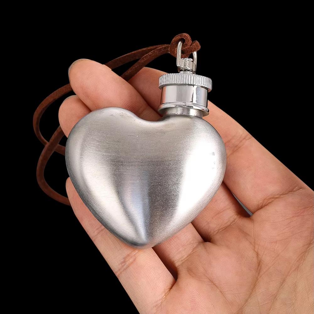 1 Oz Heart Hip Flask Food Grade Stainless Steel Flagon Portable Wine Flask Pendant  Gift