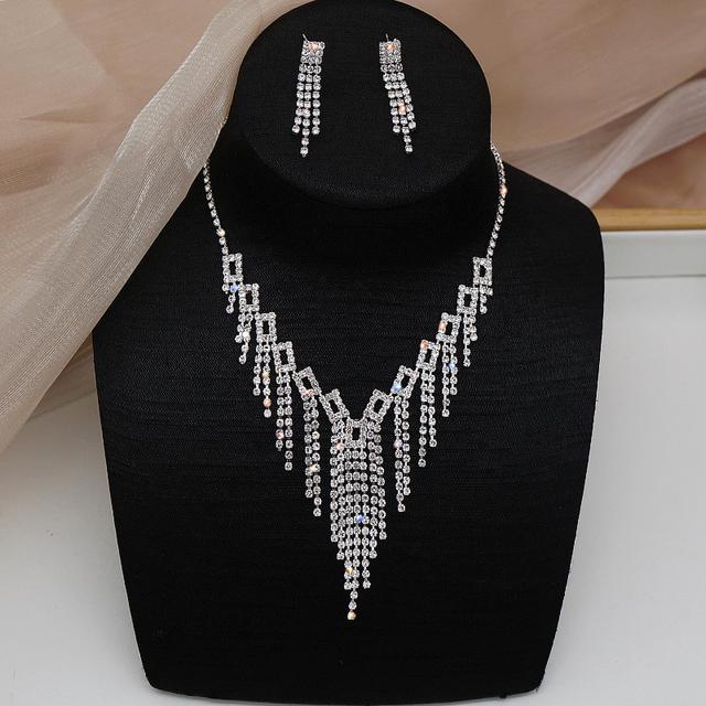 Ladies Jewelry Set New Simple And Versatile Bridal Wedding Dress Necklace Earrings Two -Piece Korean Rhinestone Wedding Necklace