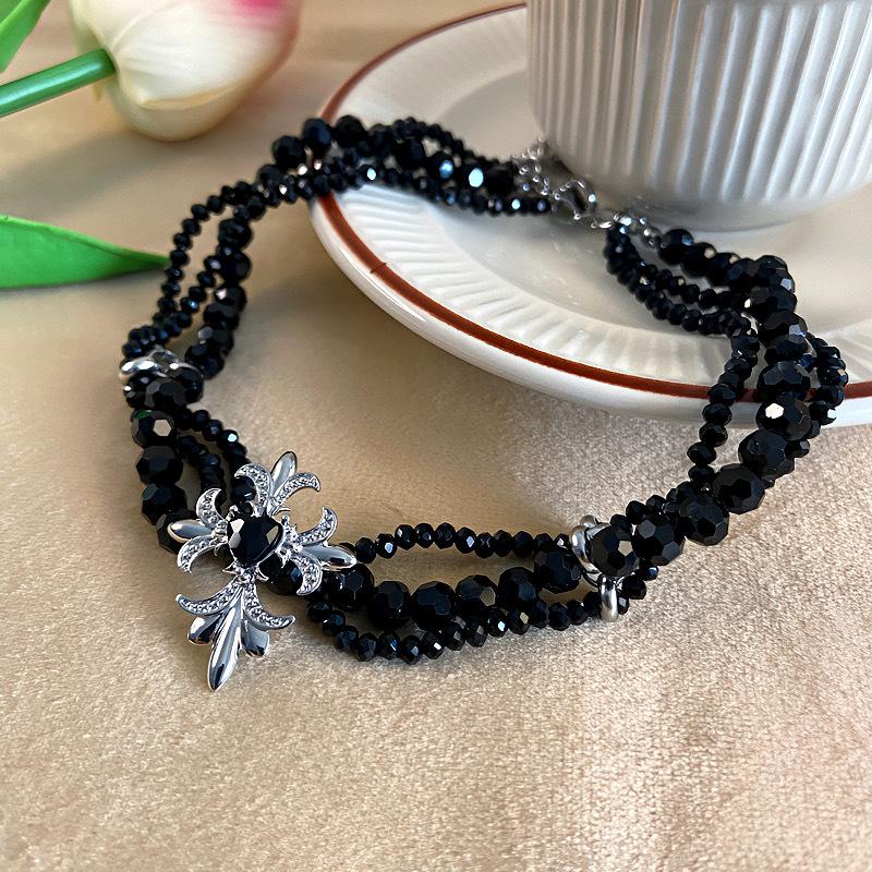 Warstwowy naszyjnik z koralikami z kryształowym krzyżykiem: Europejski i Amerykański Wisiorek w Ciemnym Stylu z Łańcuszkiem na Obojczyk