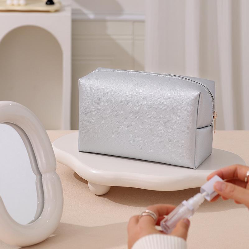 Large Capacity Makeup & Skincare Travel Bag - Portable Toiletry Organizer