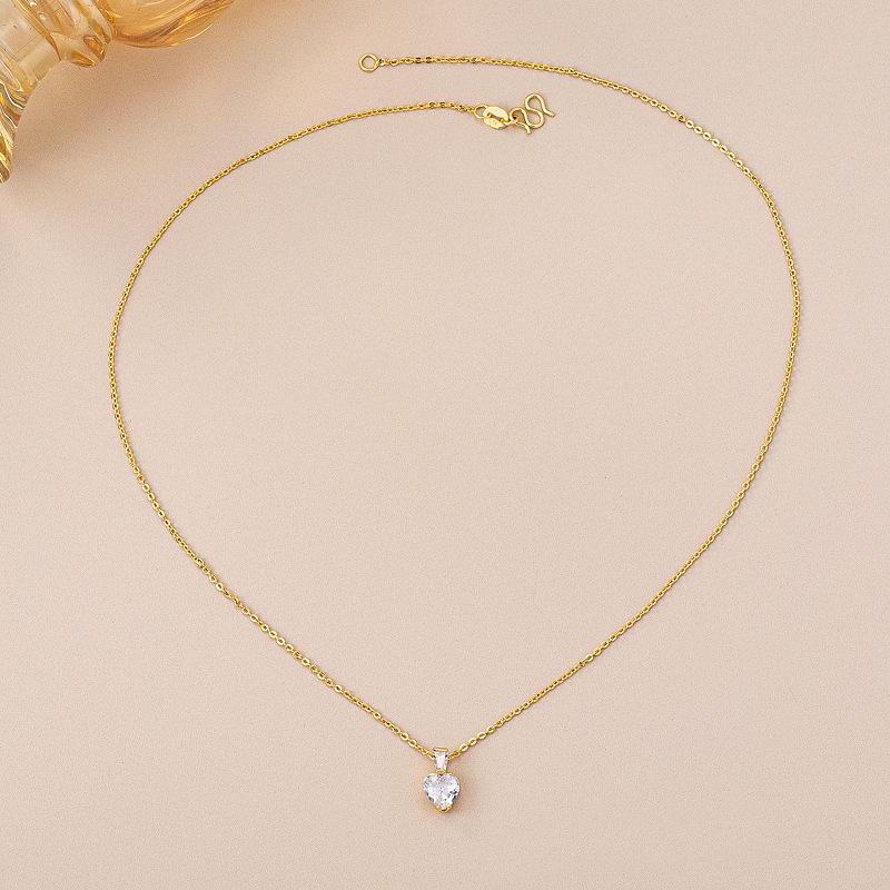 Love zircon pendant, electroplated real gold necklace, fashionable micro-inlaid heart-shaped zircon necklace, collarbone chain item jewelry.
