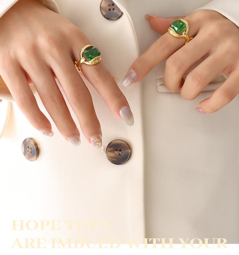 Exquisite Non-Fading Emerald Crystal Ring for Women - Gold-Plated Titanium Steel