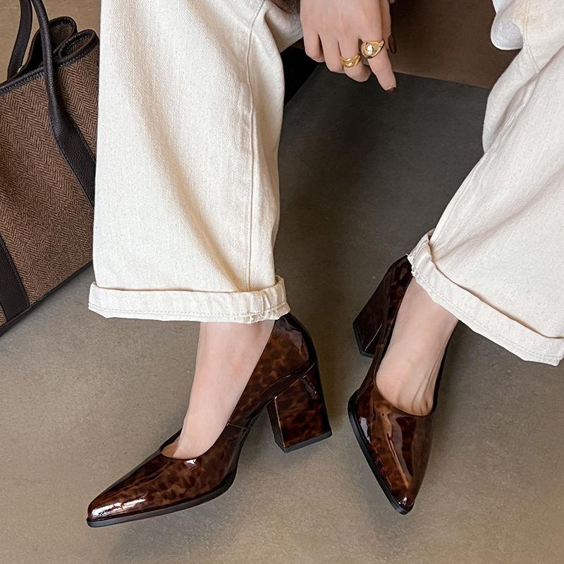 Chengdu handmade women's shoes~ 8cm commuter pointed high heels women's 2025 spring and autumn new cowhide shallow thick heel single shoes