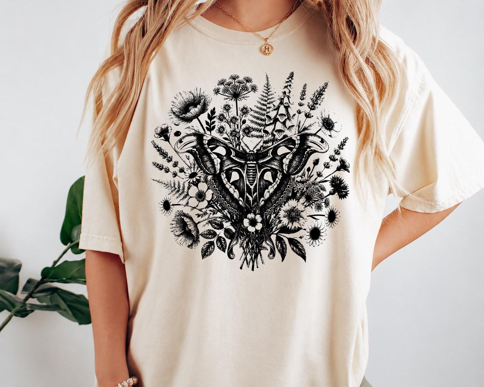 Moth Cottagecore Shirt, Vintage Botanical Moth Tee, Dark Academia Nature Graphic, Forestcore Fairycore Gift M