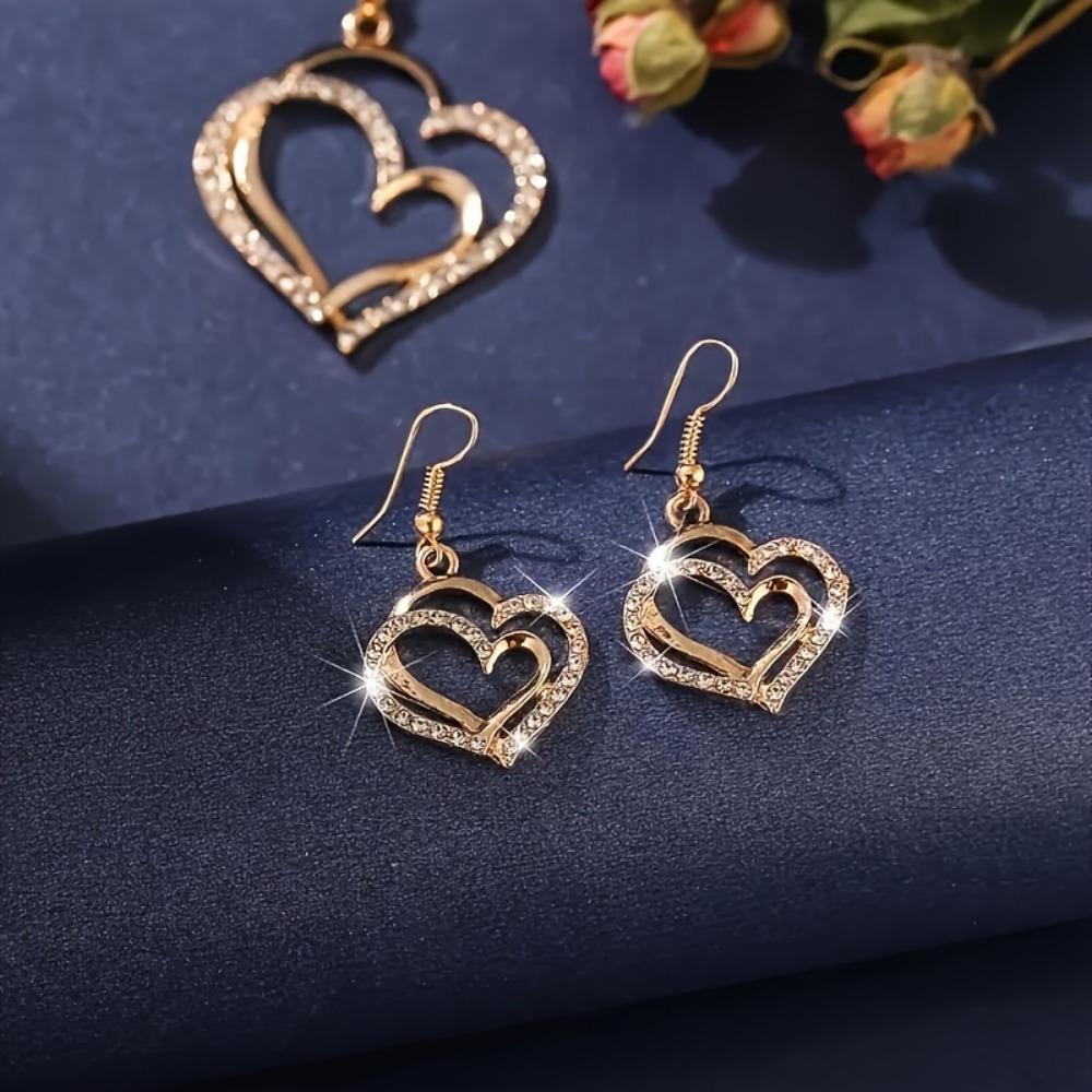 1 pair of earrings+1 necklace+1 bracelet Unique jewelry set Sparkling heart-shaped design Make her your phone gift