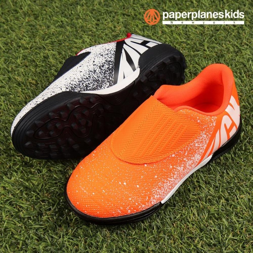 

Бумажный самолетик Детские футзальные кроссовки Юниорские футбольные 240 white-black/240