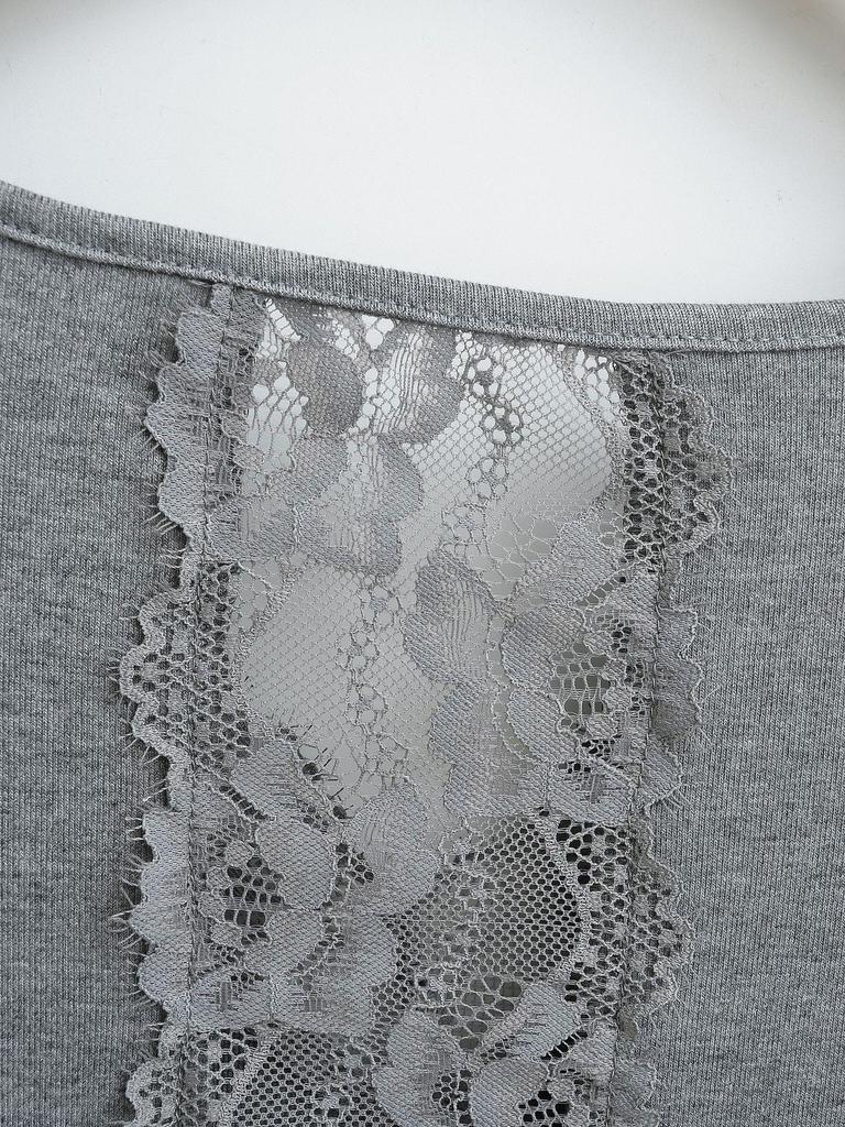 Spicy Girl V-Neck Lace Long Sleeve Slim Top - Women's Spring 2025