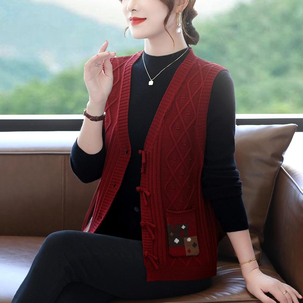 Retro Fashion Knit Cardigan Vest – Spring/Autumn 2025 Collection