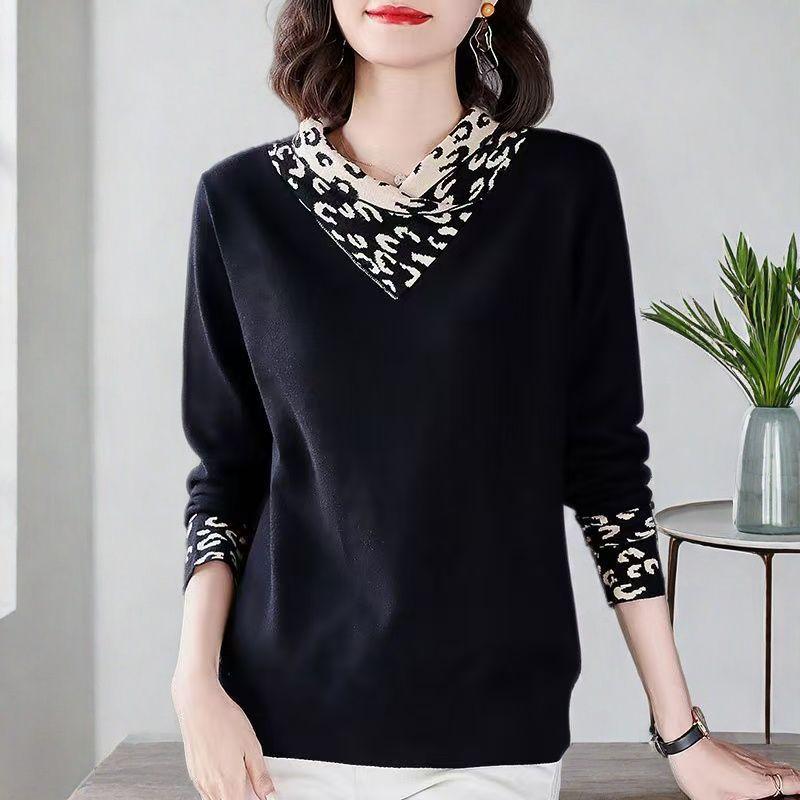 Autumn Winter Women's Velvet undershirt Bottoming Shirt Stitching V-neck Plus Size T-shirt Loose Warm Base Layer