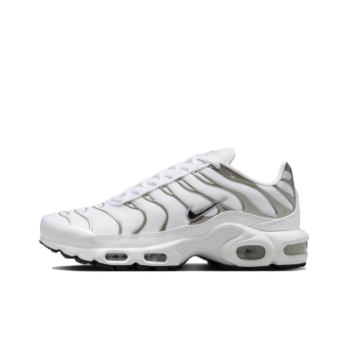 

Кроссовки женские Nike Air Max Plus SE White Chrome Silver Metallic-Silver HJ9743-100 EU 35.5 серебряный/белый