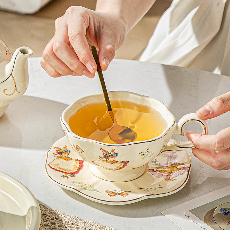Ins New French Retro Floral Ceramic Coffee Cup Saucer Set High-end Afternoon Tea Cup Pastoral Flower Tea Cup