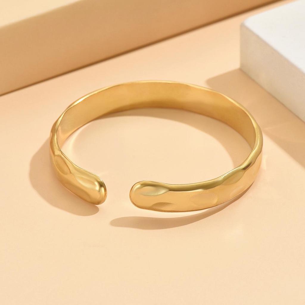 European-American Baroque Hammered Texture Open Stainless Steel Bracelet with Gold Plating for Women