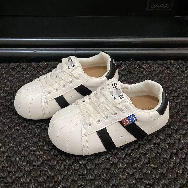 Wind shell head leather board shoes women's new autumn big head bread shoes versatile flat casual shoes