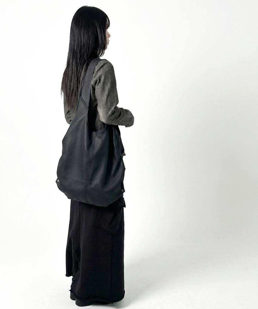 Echra Lowen Tote Bag [Matte Black]