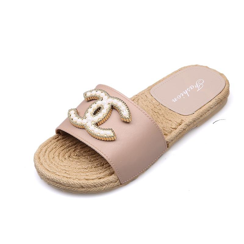 Fashion Women Pearl Plastic Summer Slippers Sandals With Timeless Design For Beach Days