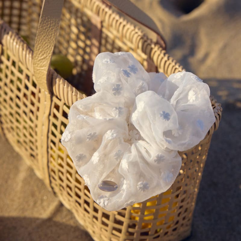 Your Name Here Baby's Breath See-Through Scrunchie Y5A014