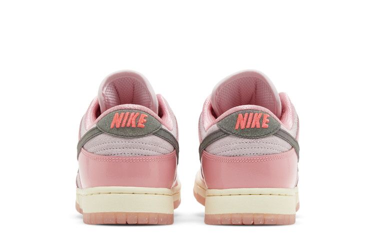 Women's Sneakers Nike Dunk Low LX Barbie (Women's) Pink Foam/Pale Vanilla/Black/Lotus Pink