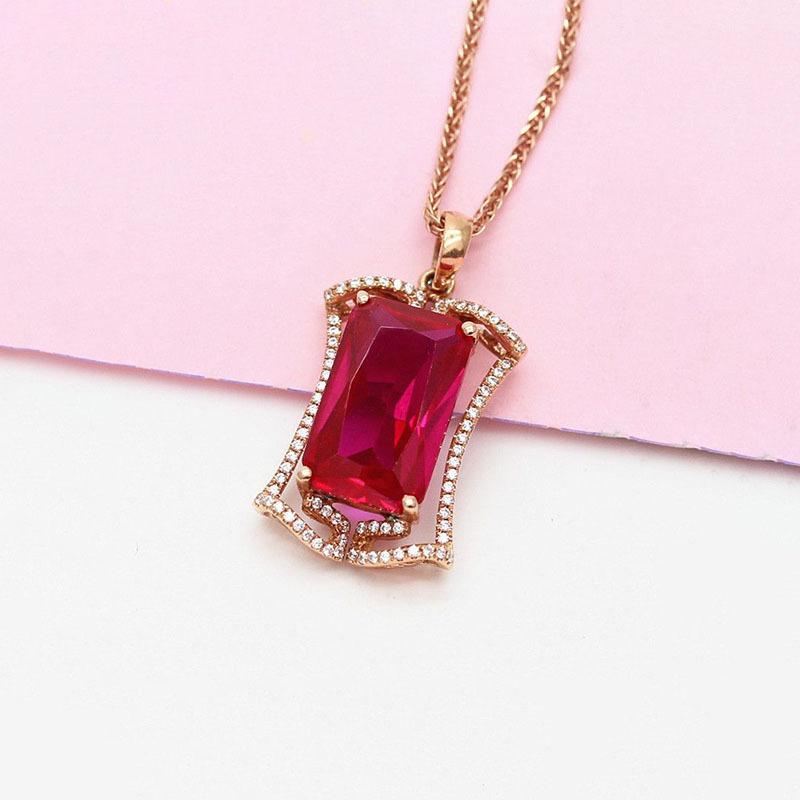 

Exquisite Russian Purple Gold European Fashion Atmosphere Rectangular Pendant Inlaid Rose Gold Plated Red Stone Collarbone Chain (single pendant)