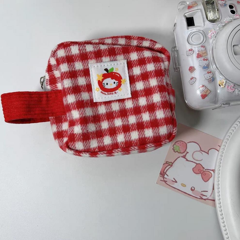 Women's Red Plaid Large-Capacity Makeup Bag – Cute Mini Storage for Lipstick, Camera, and Miscellaneous Items
