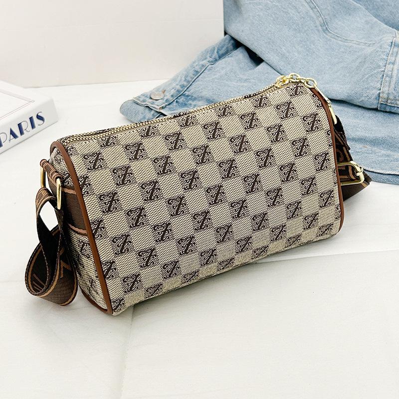 Versatile Retro Plaid Small Square Bag with Wide Shoulder Strap 2025