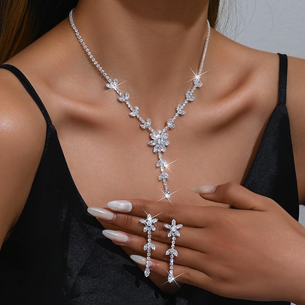 3PCS Sexy and Elegant Women's Flower Water Diamond Necklace Earring Set Wedding Birthday Party Fashion Accessories