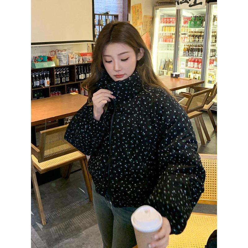 Loose-Fit Winter Coat with Floral Prints - Thickened and Warm Cotton Jacket for Women