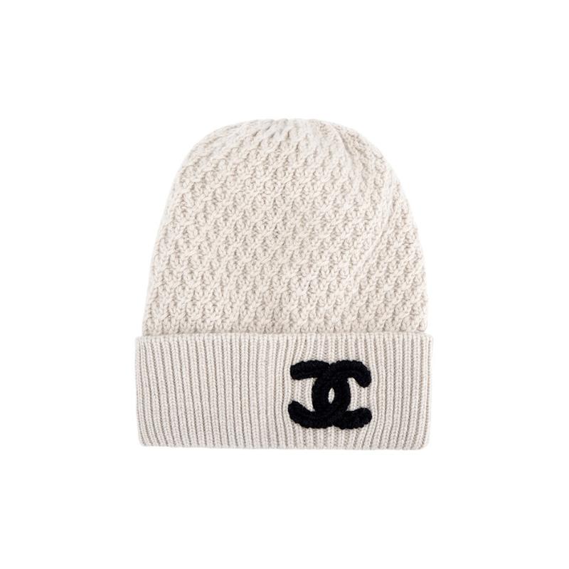 

CHANEL [23B] Logo letter knitted cashmere wool hat for women, beige чорний