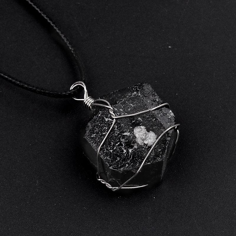 

Ожерелье с подвеской из проволоки с цитрином и аметистом, а также розовыми, белыми и флюоритовыми авантюринами