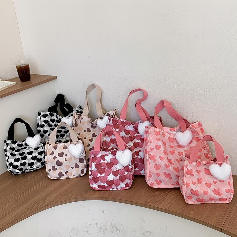 Large-capacity bag women's 2025 spring and summer new cute versatile shoulder bag love portable commuter tote bag