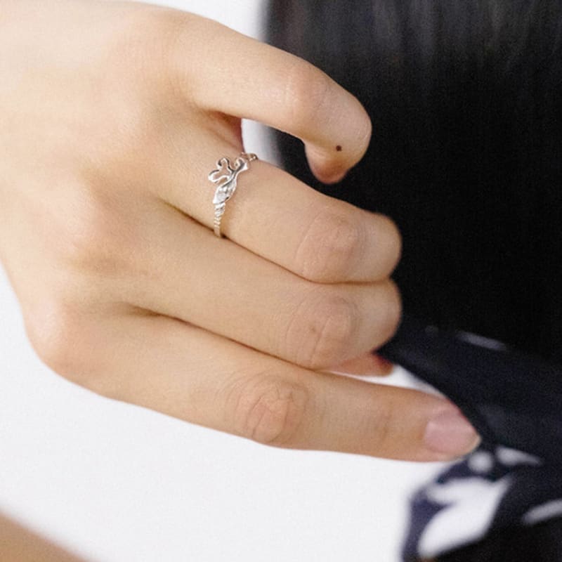 Baked Alaska [SILVER] Kissing Swan Ring