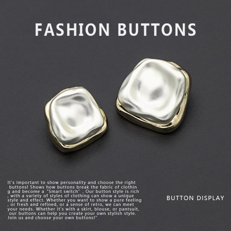 

10 шт. металлических пуговиц Daquan High-End Gold And Silver Retro особой формы изысканные пуговицы для пальто свитера Pearlescent White * 16MM