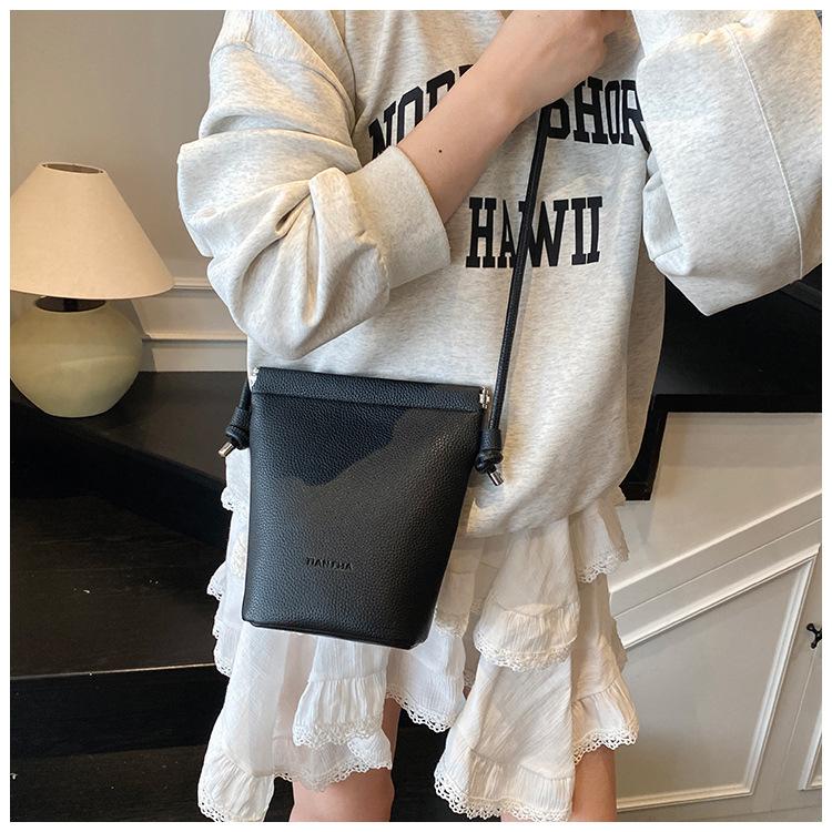 New Fashion Spring and Summer High-end High-value Small Bag Casual Shoulder Crossbody Bucket Bag